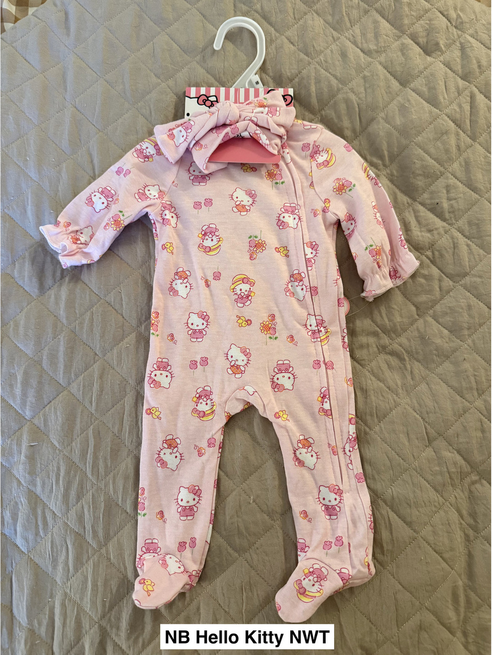 0-3m. Hello Kitty Footie Sleeper NWT